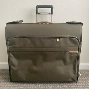 Briggs & Riley Wheeled Garment Suitcase / Olive